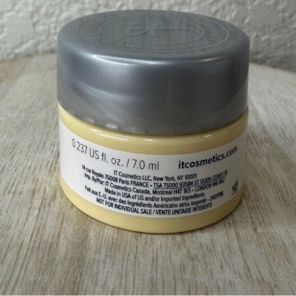 It Cosmetics bundle - Picture 8 of 8